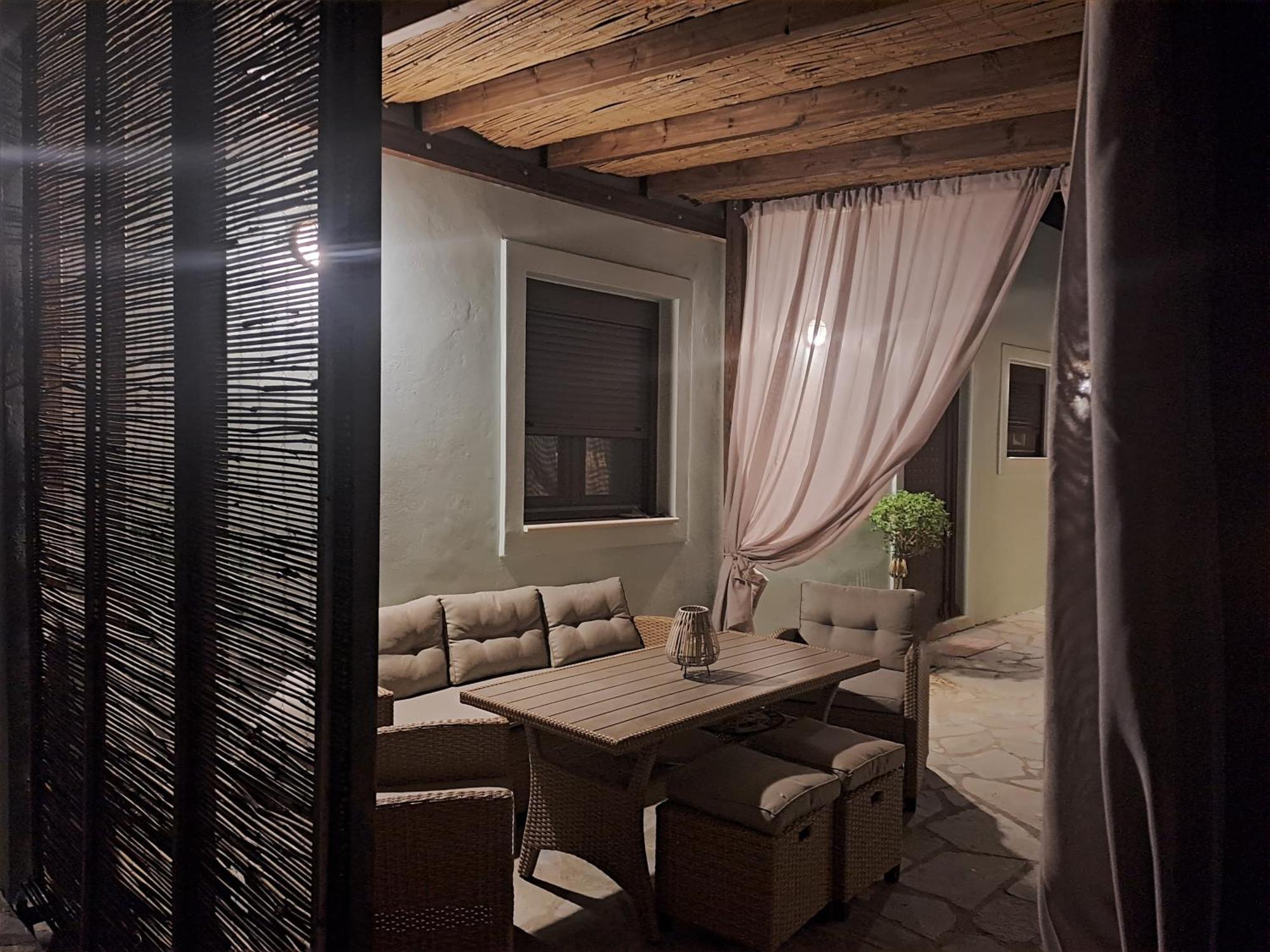Pasiphae Luxury House *