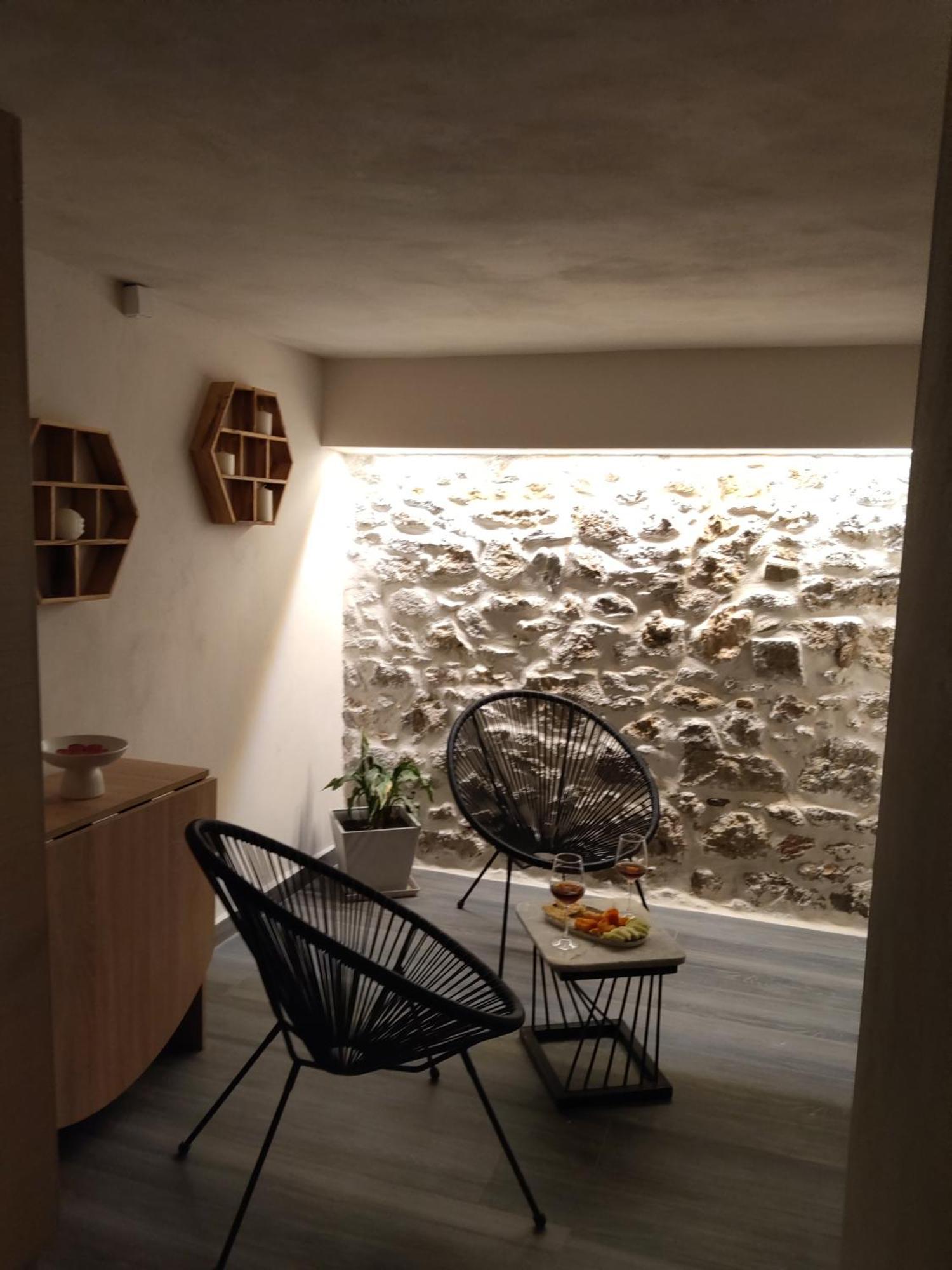 Pasiphae Luxury House